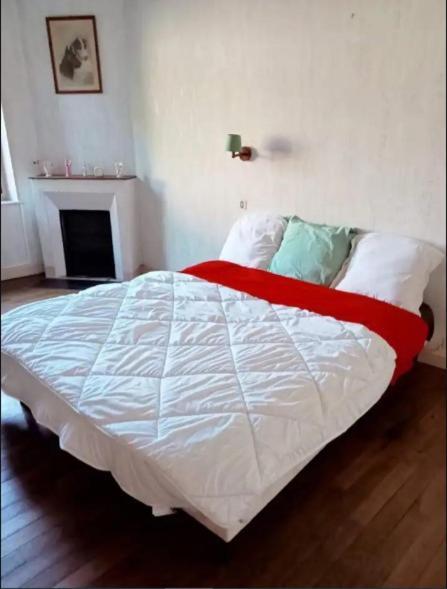 Ferienwohnung Chambre Tout Equipee Lacroix-sur-Meuse Exterior foto